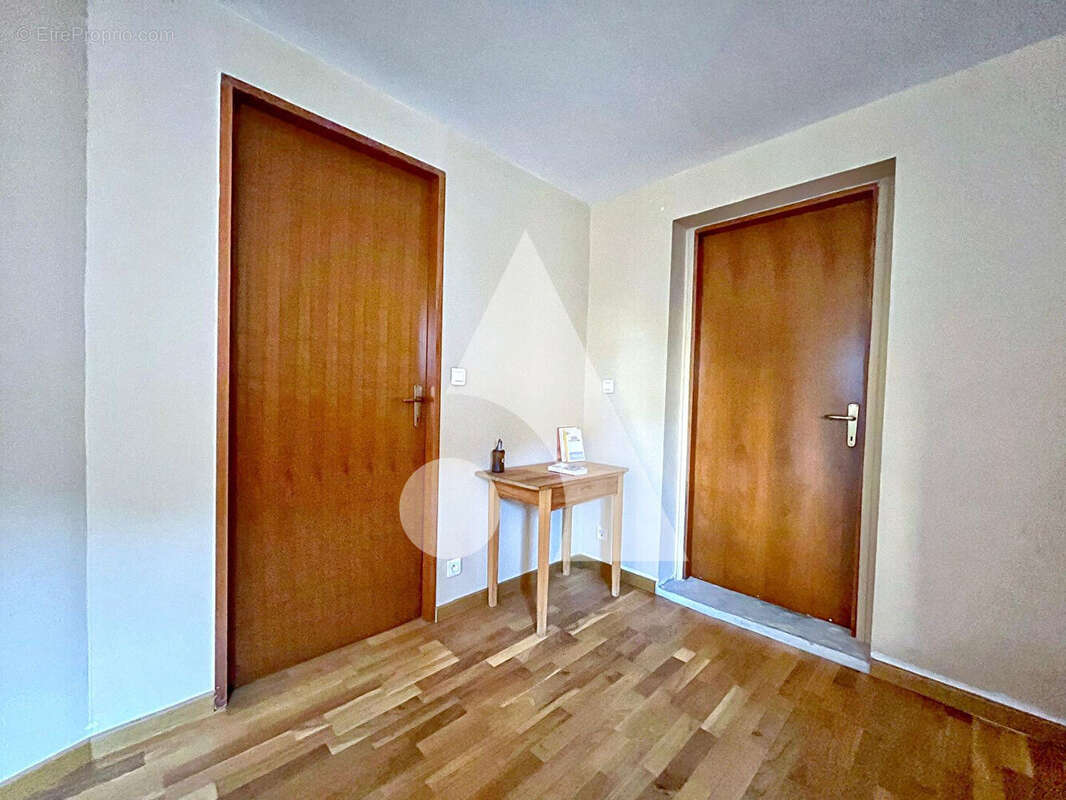 Maison à VINON-SUR-VERDON