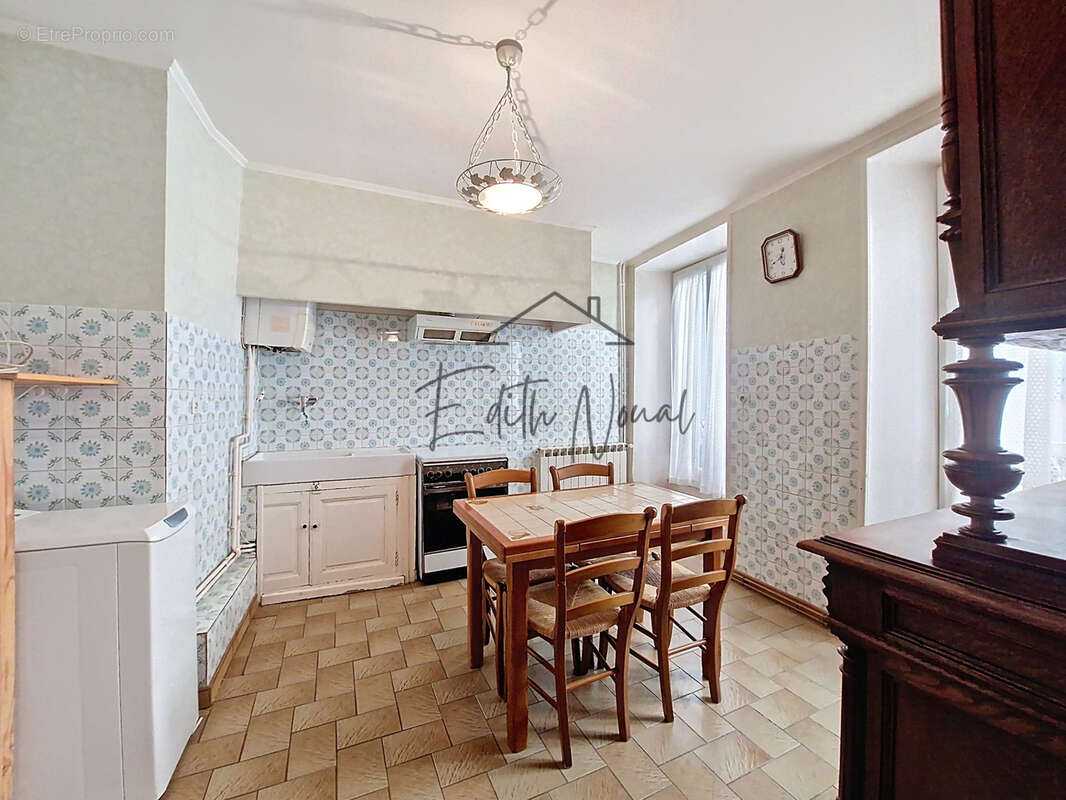 Duplex à rénover au cœur de Millau : le potentiel à l’état pur ! - photo 6