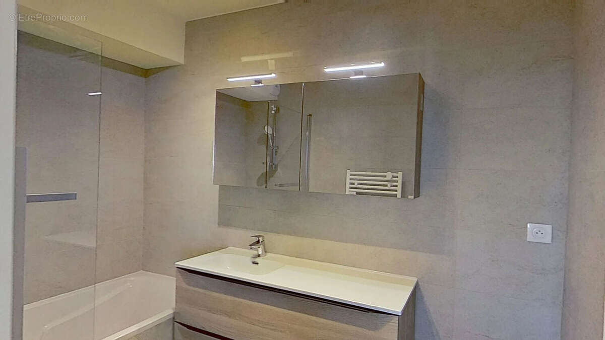 Appartement à LYON-8E