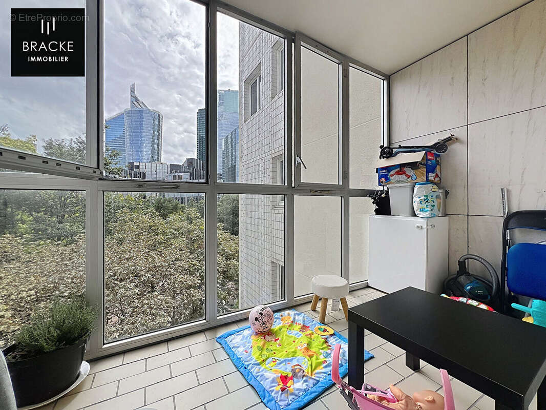 Appartement à COURBEVOIE