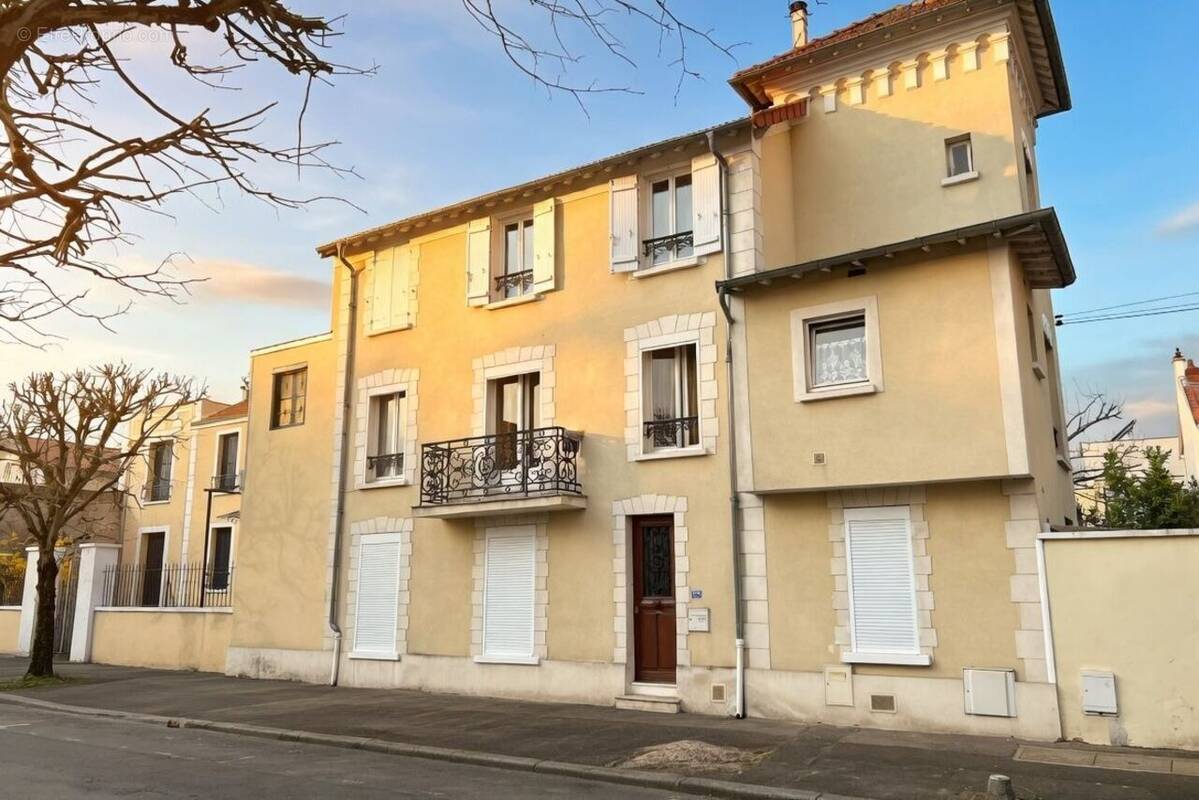 Appartement à SAINT-MAUR-DES-FOSSES