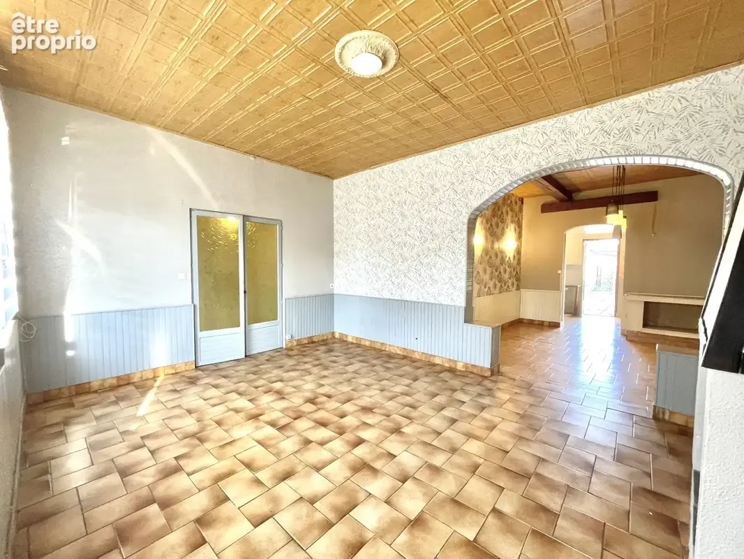 maison de 105 m2 à rénover - fort potentiel - photo 7