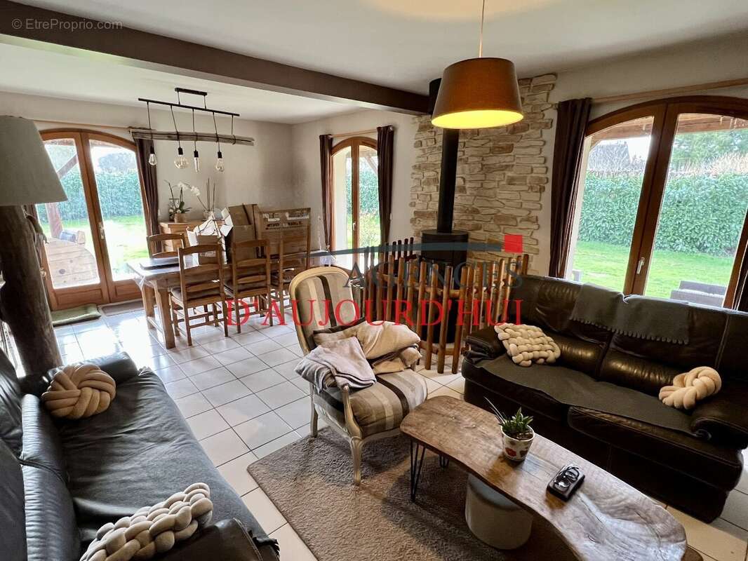 Maison à SAINT-PAUL-DU-VERNAY