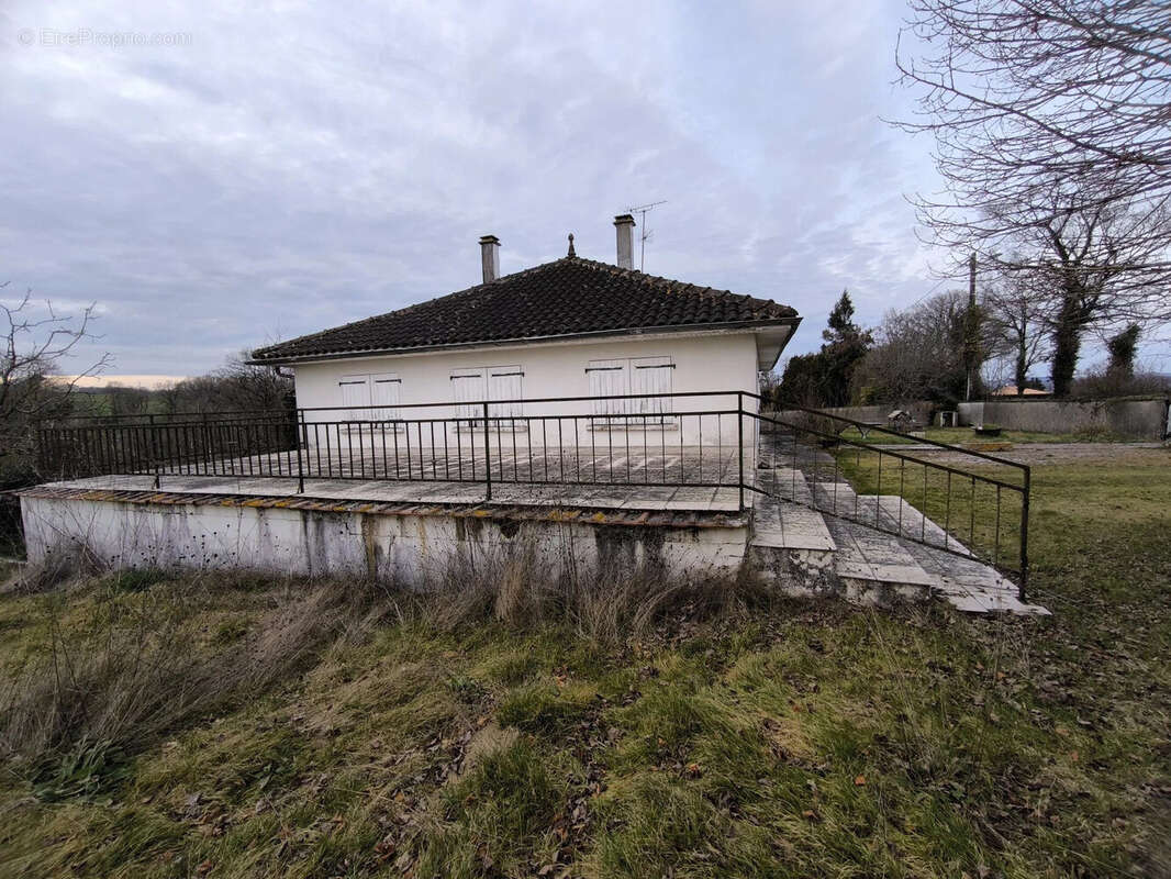 Appartement à CHABANAIS