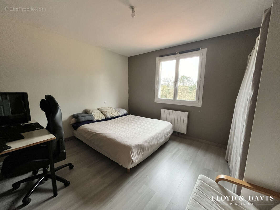 Chambre 3 - Maison à PESSAC