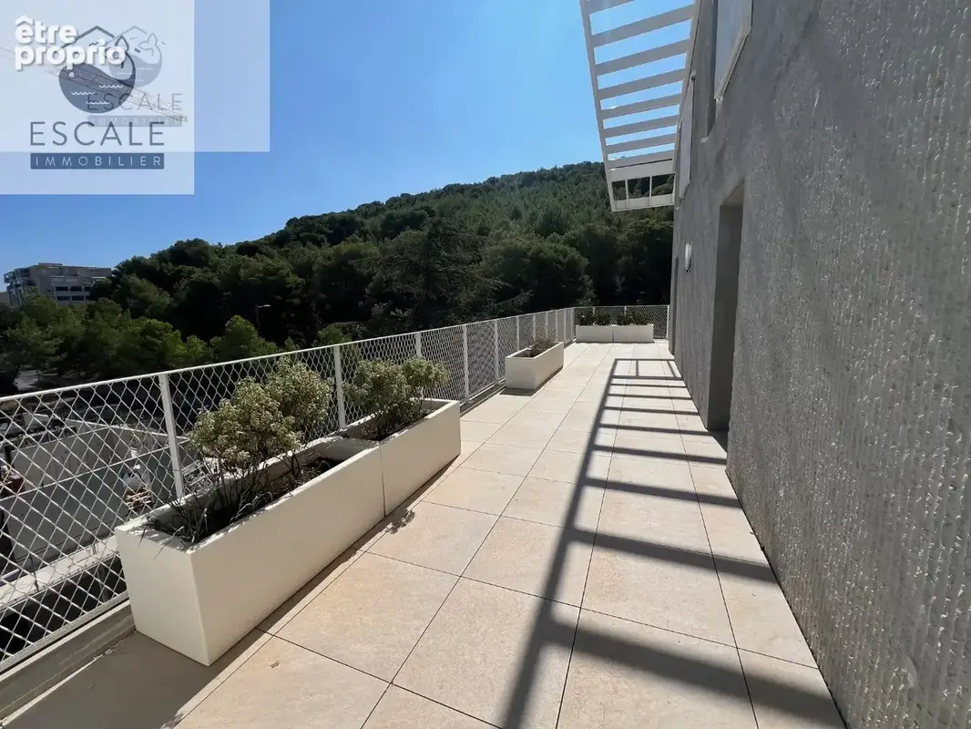 Vente grand t5 + 2 parkings + 1 garage + 1 cellier dans residence de standing au pied du mont st clair a sete - photo 9