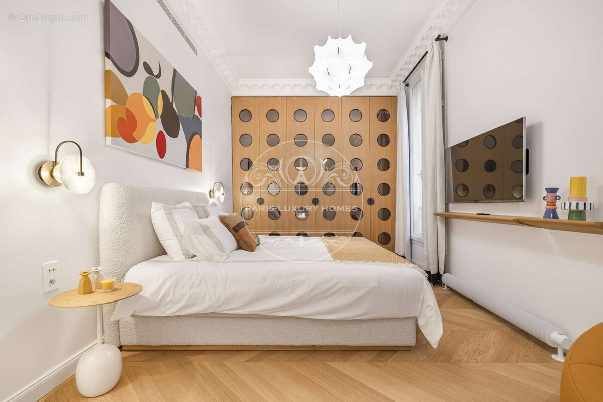 Appartement à PARIS-8E