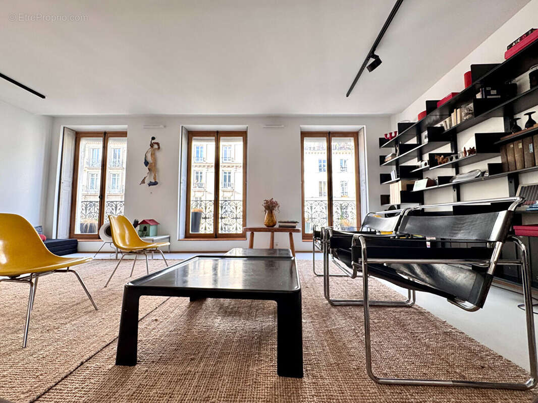 Appartement à PARIS-10E