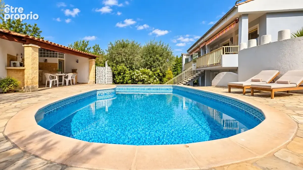 Une villa aux dimensions rares, entre village et nature - photo 4