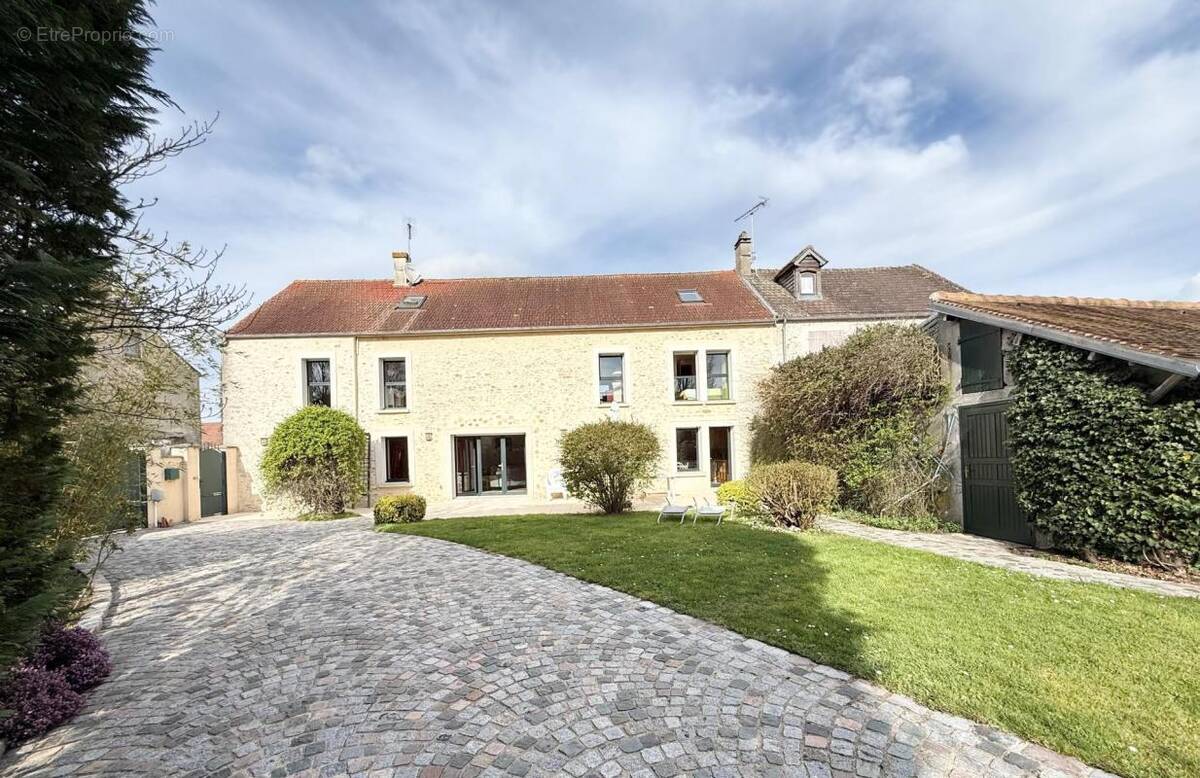 Maison à VILLIERS-LE-MAHIEU