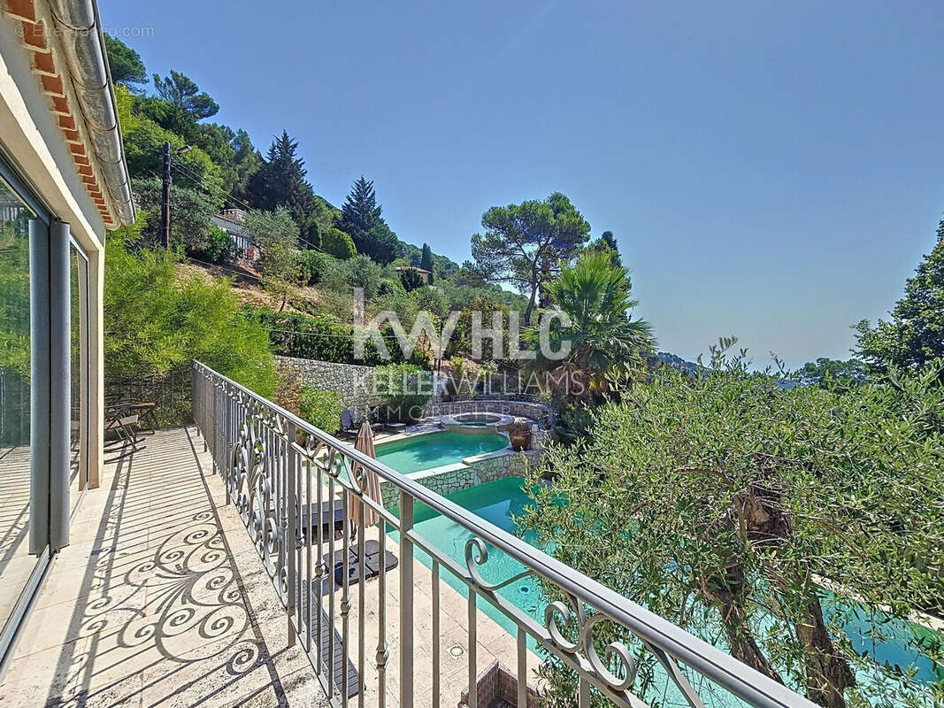 Maison 250 m² à Eze  - photo 3