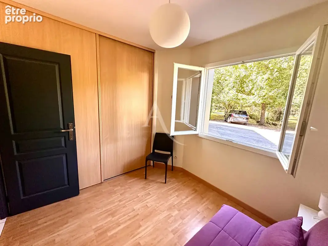 SAINTES - Belle propriété familiale de 186m² sur 2800m² de terrain arboré - photo 11