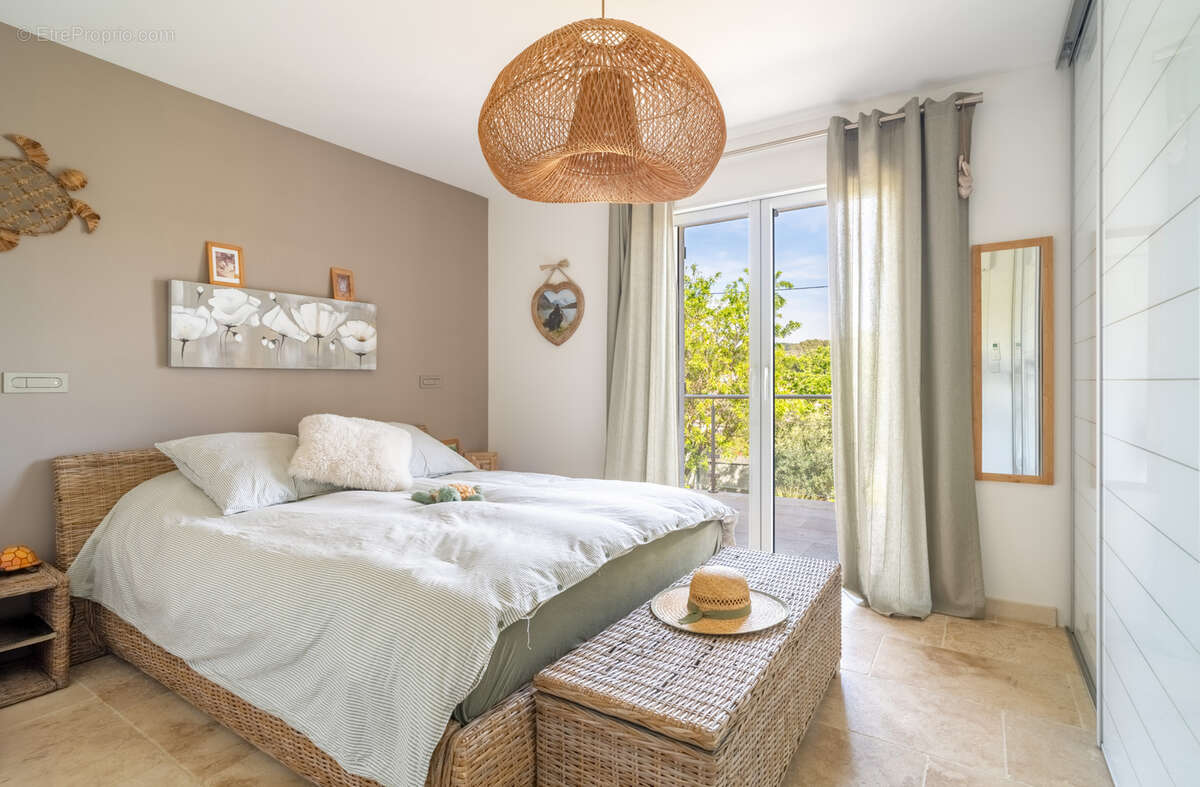 Maison à SIX-FOURS-LES-PLAGES