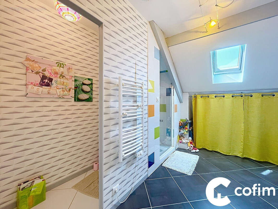 Maison 150 m² à Assat  - photo 9