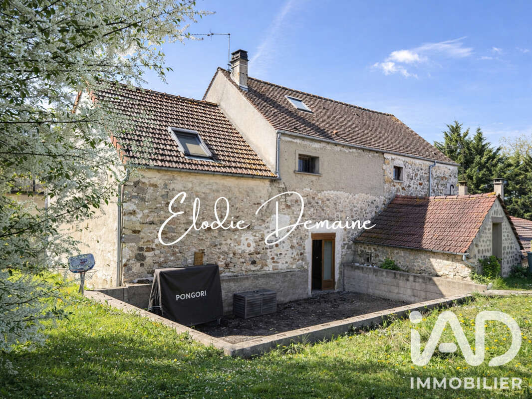 Maison 111 m² à Livilliers  - photo 4