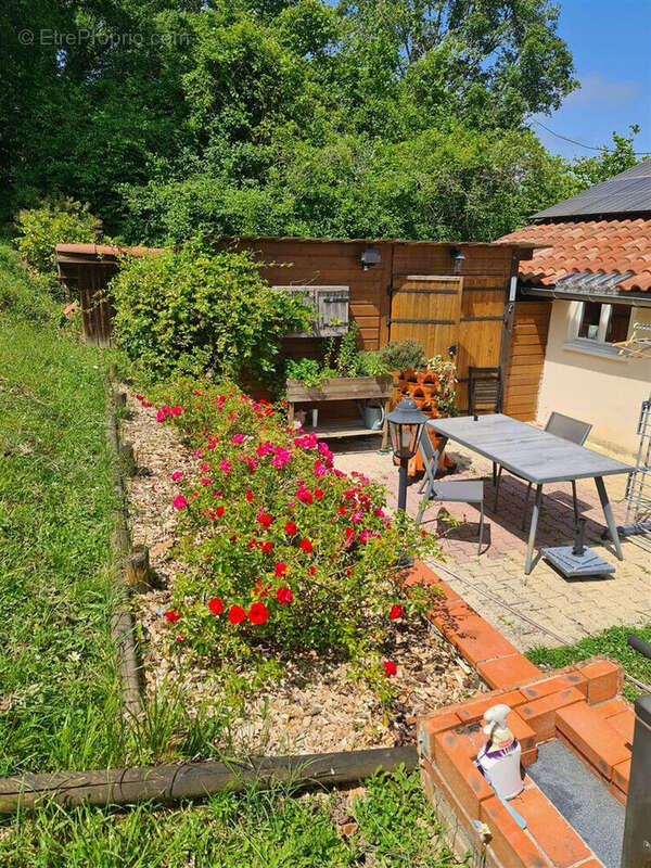 Maison à SAINTE-MAURE-DE-PEYRIAC