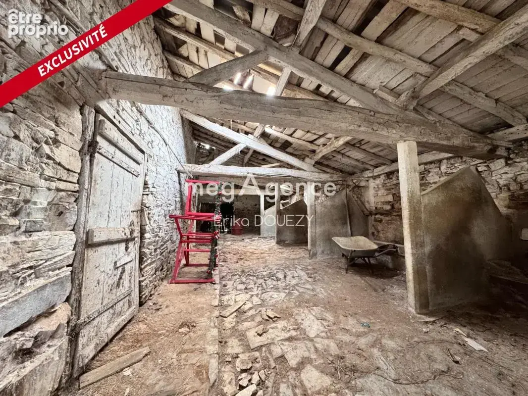 Longère avec 2,15 hectares de terrain et dépendances - photo 13