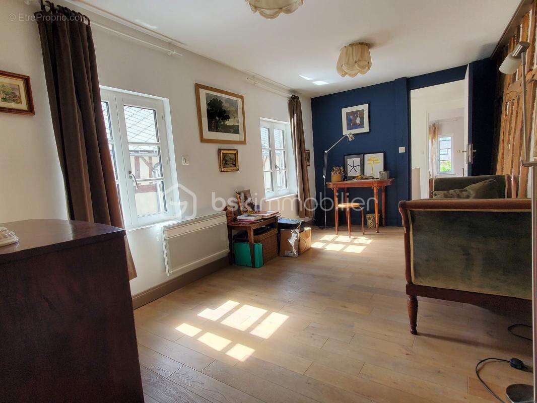 Bien RARE - Maison au Cœur du village de Cormeilles avec espace extérieur - photo 13
