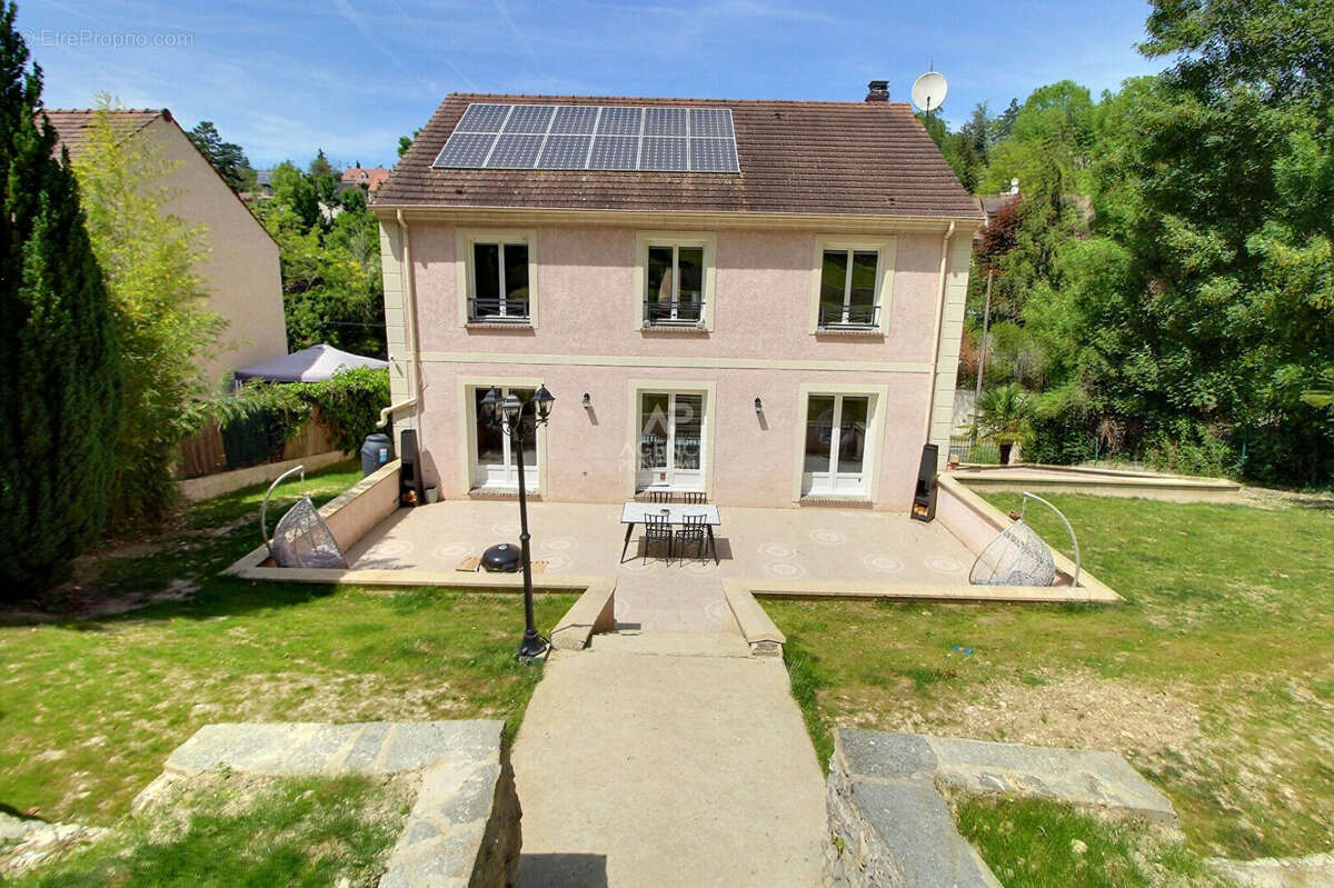 Maison à VAUX-SUR-SEINE