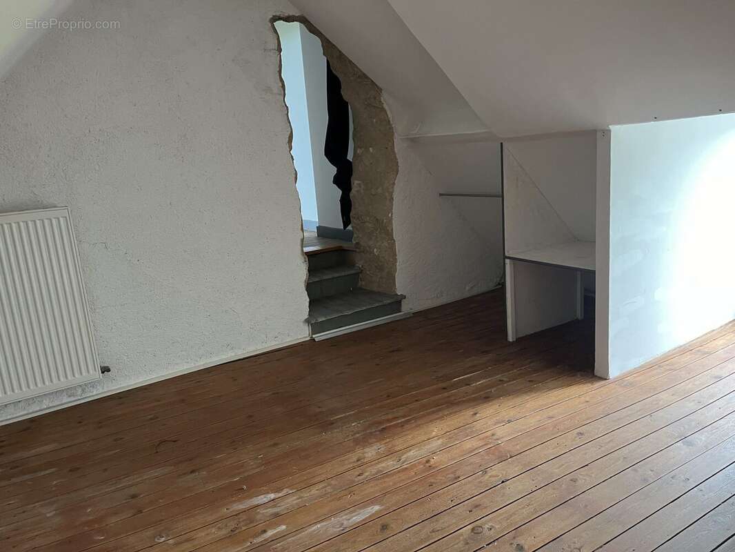 BUREAU - Maison à NALLIERS