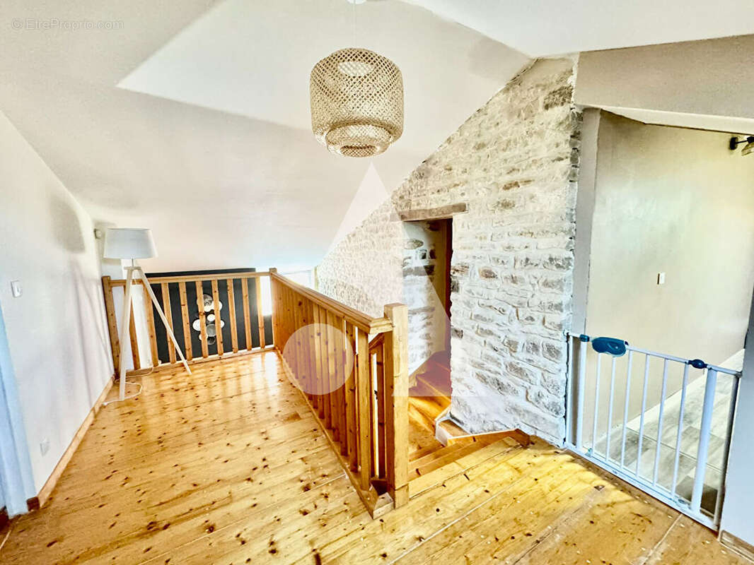 Maison familiale 7 pièces 155m² + dépendance de 57m² - Beaufremont - photo 6