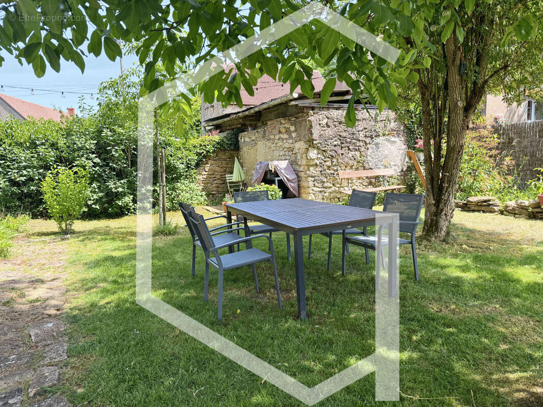 Maison à COSNE-COURS-SUR-LOIRE