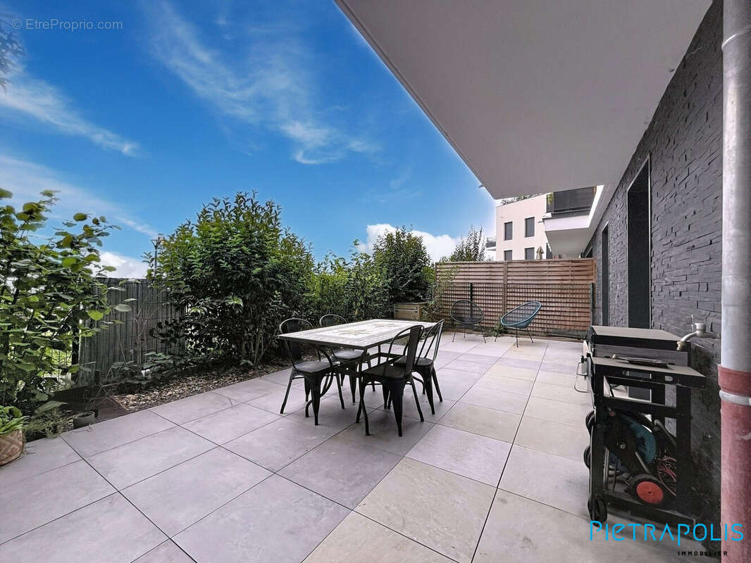 Appartement à CESSY