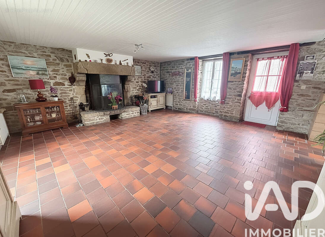 Maison 133 m² à Saint-Lyphard  - photo 3