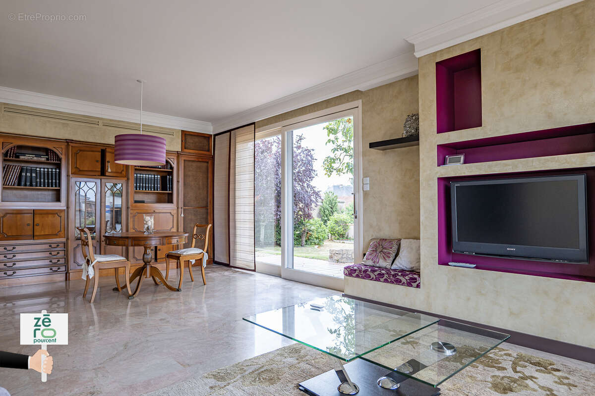 Maison familiale spacieuse avec dépendance - photo 7