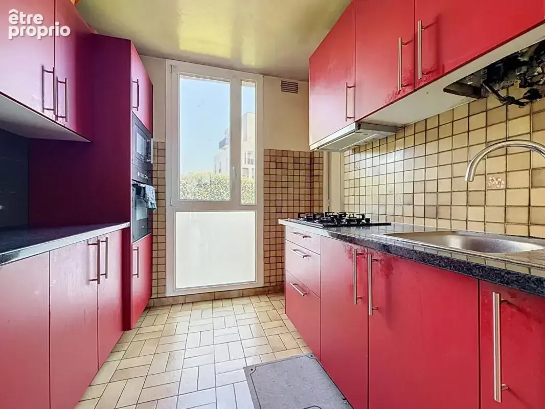 Grand appartement familial 70 m²  avec parking et cave proche métro - photo 3