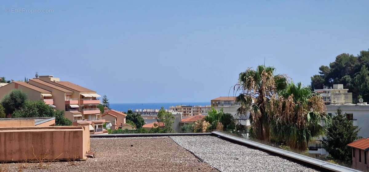 MENTON GORBIO, 2P avec terrasse, parking, piscine. - photo 11
