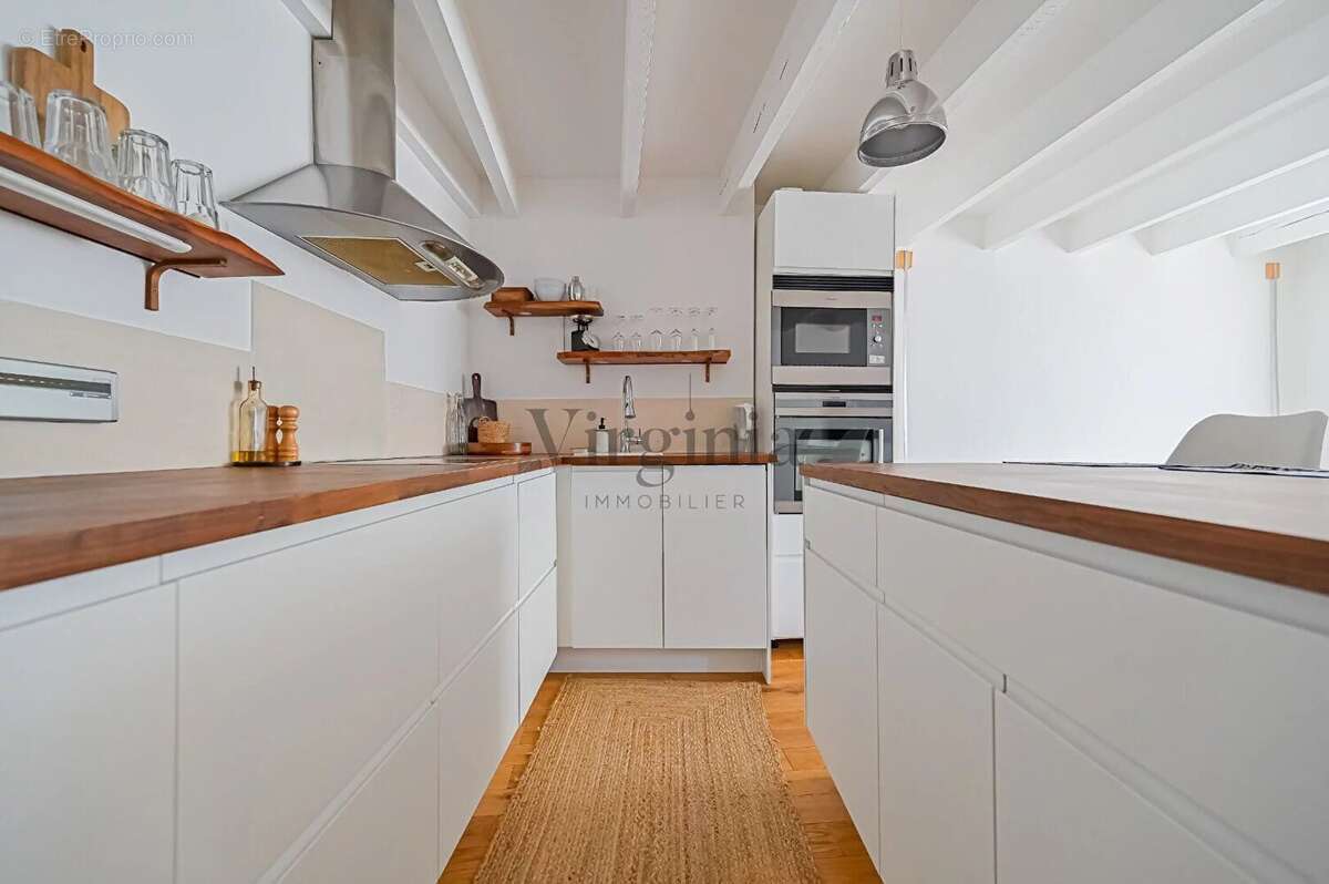 Maison de ville en duplex - Garage - 2 chambres - À deux pas du métro et du marché - photo 4