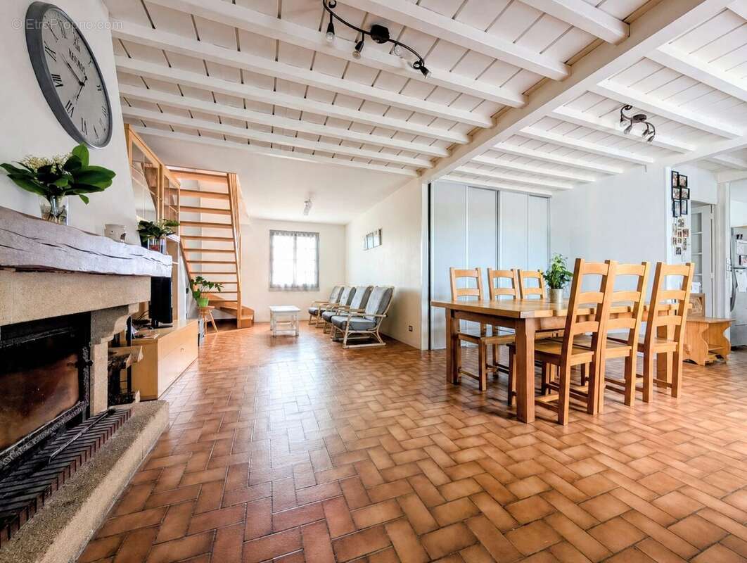 Maison à AISEREY