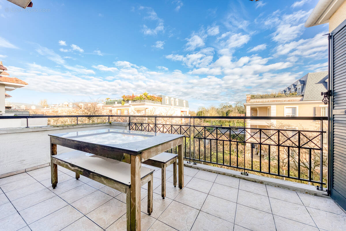 Appartement à EMERAINVILLE