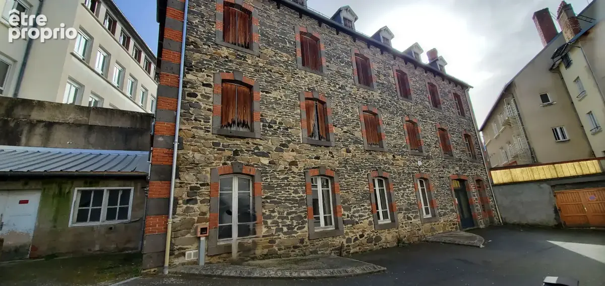 Photo Appartement à Saint-Flour au prix de 75 000€