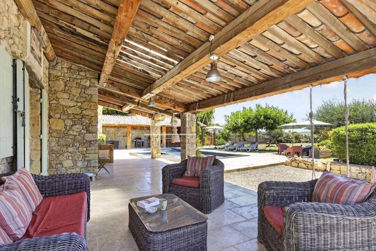 Maison à MONTAUROUX