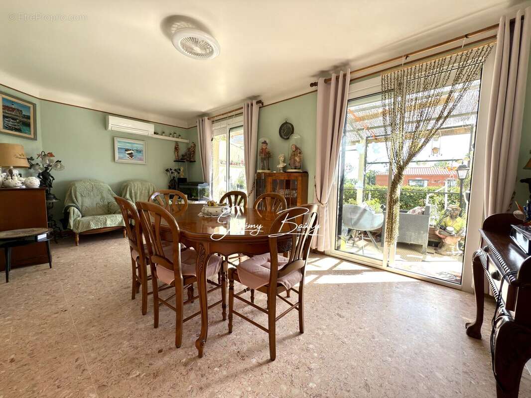 Maison à SAINT-ESTEVE