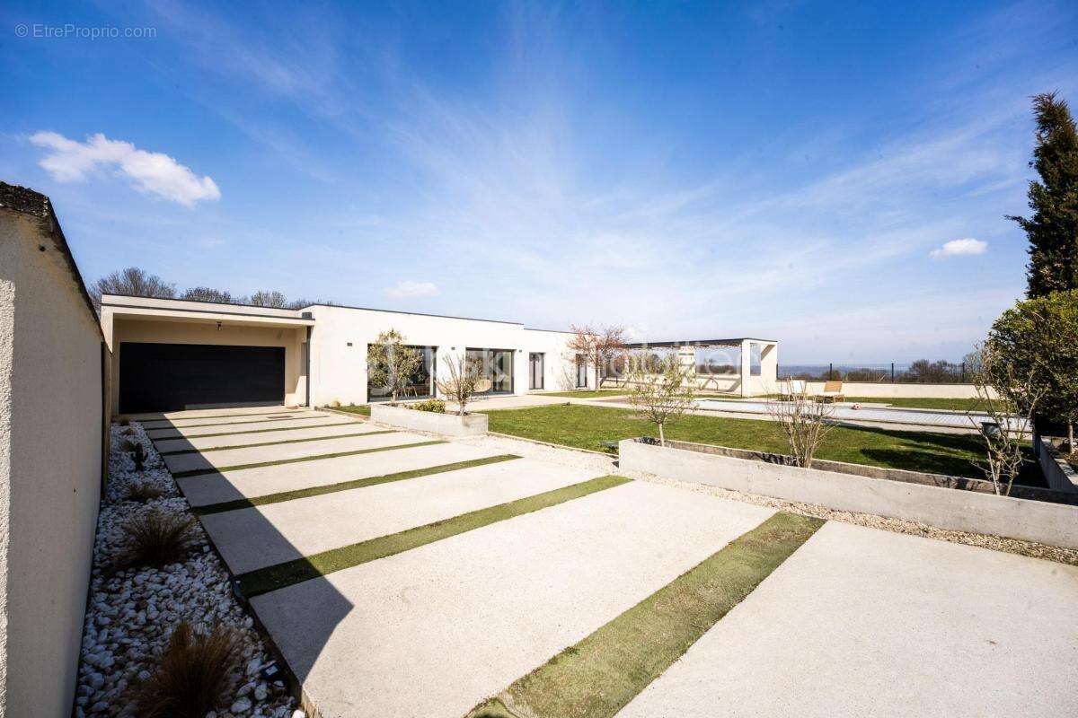 Maison à BOURGOIN-JALLIEU