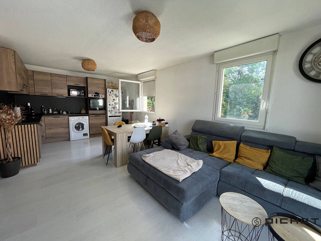 Appartement à BILLERE