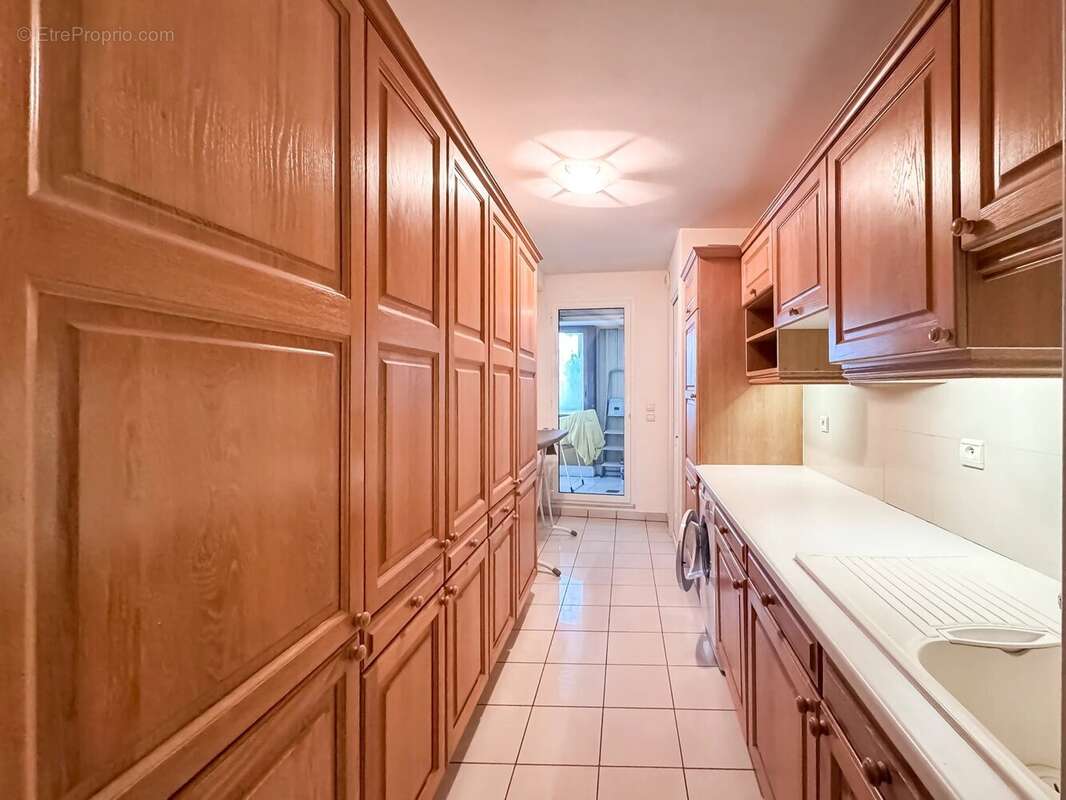 Appartement à SAINT-LAURENT-DU-VAR