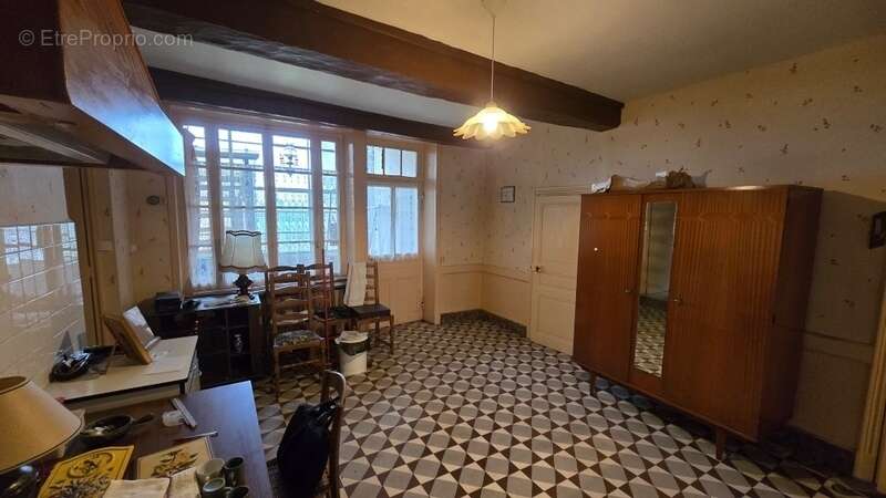 Maison à AIGUEPERSE