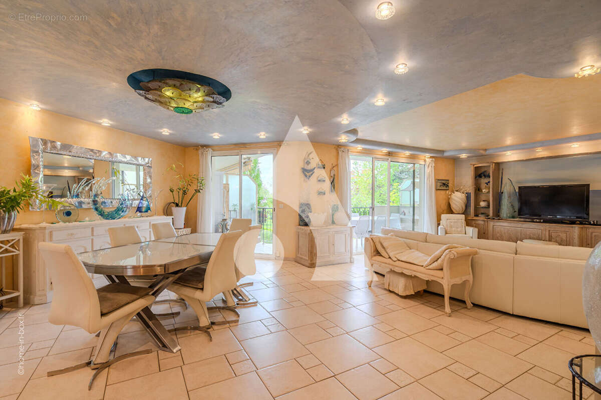 Appartement à SAINT-MAUR-DES-FOSSES