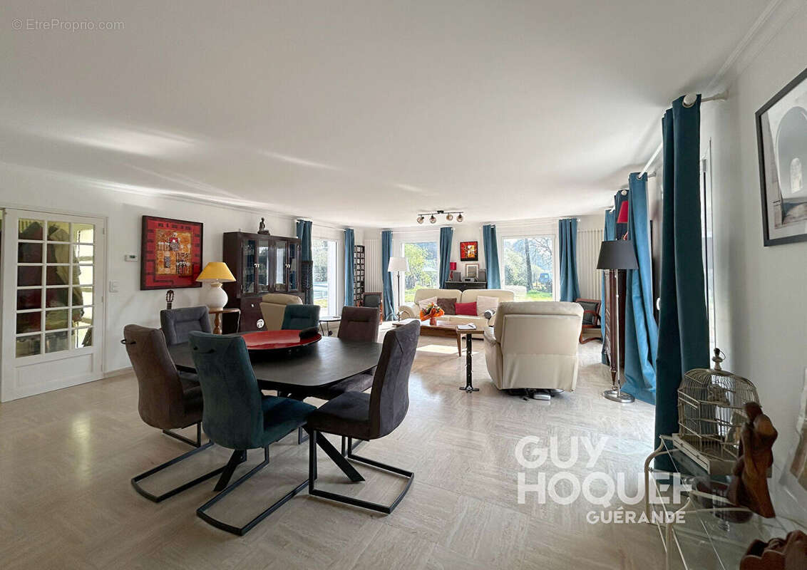 Maison à LA TURBALLE