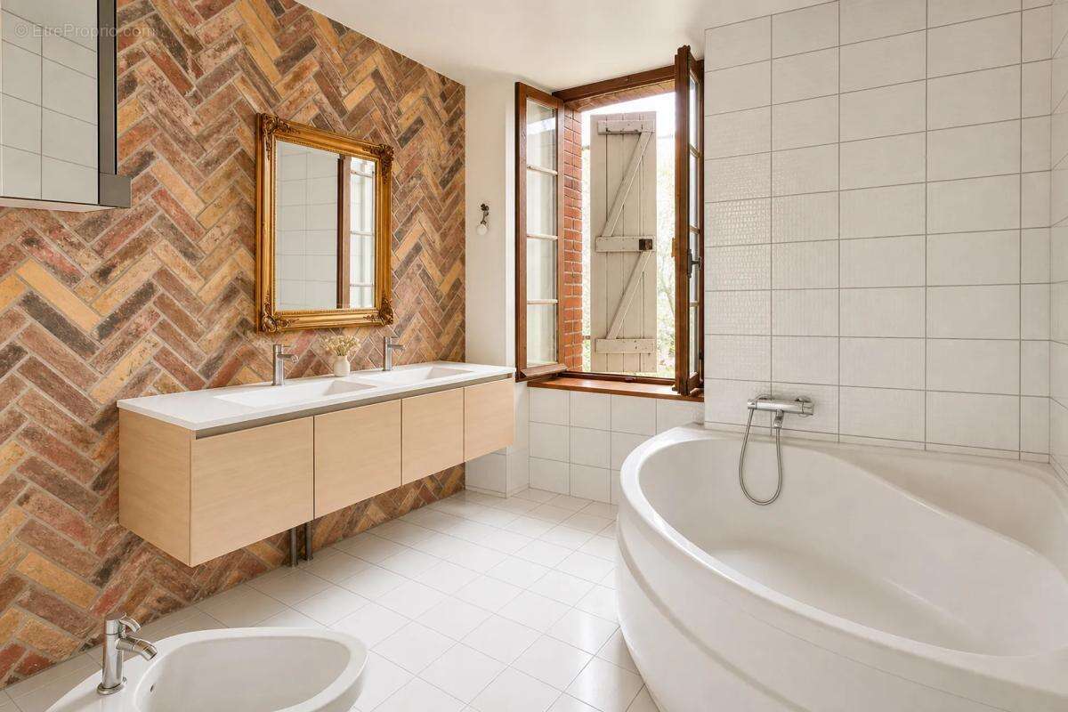 Maison de 13 pièces de 223 m² à Ozon - photo 24