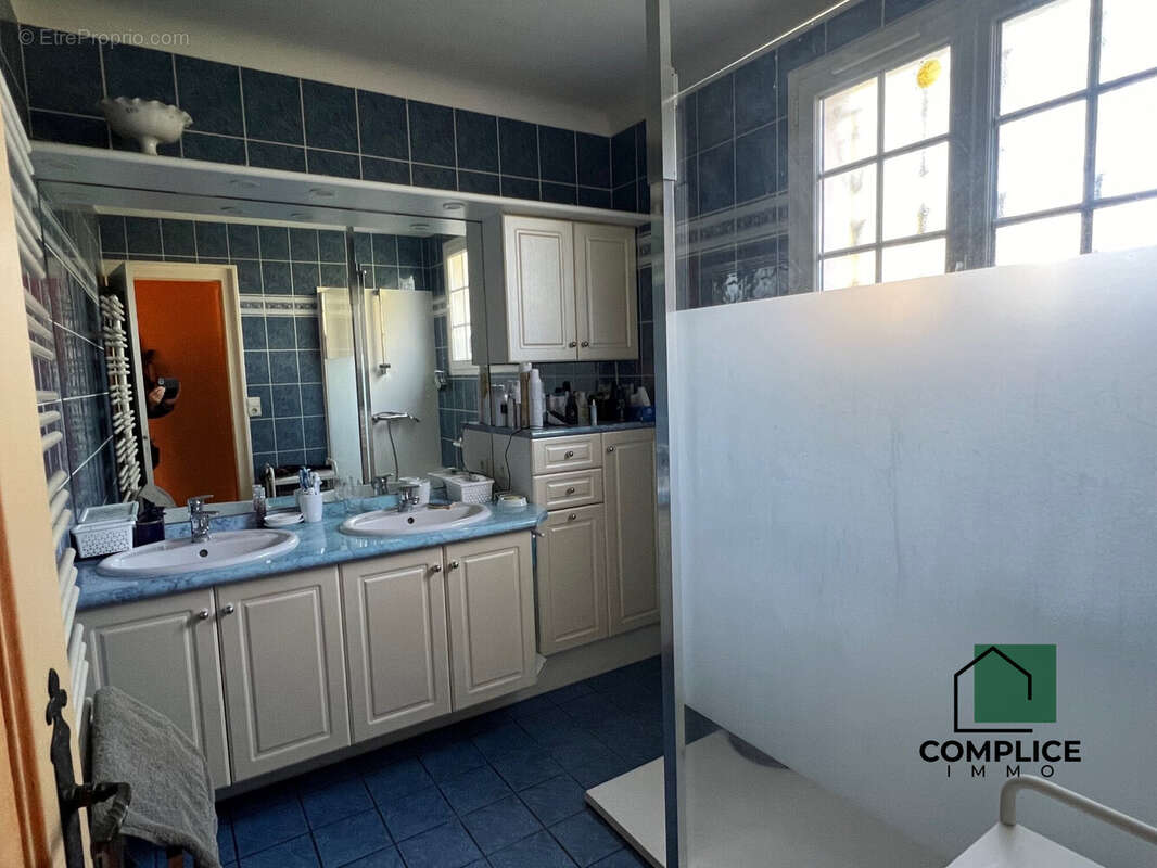 Maison à SAINT-ETIENNE-DE-MONTLUC