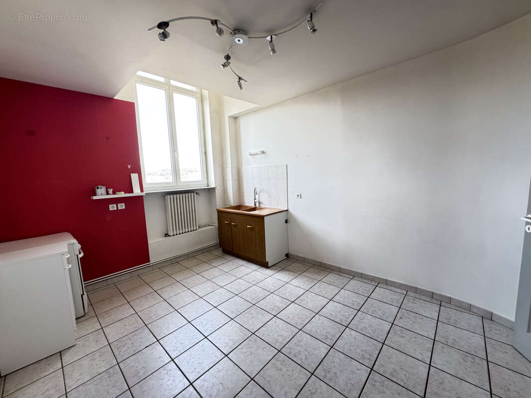 EXCLUSIF BELFORT Quartier St Joseph - T4 avec ascenseur et garage - photo 6