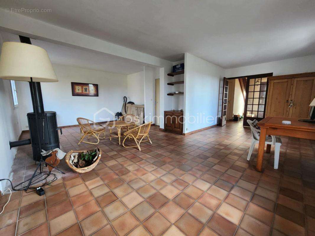 Maison à THORIGNY-SUR-OREUSE