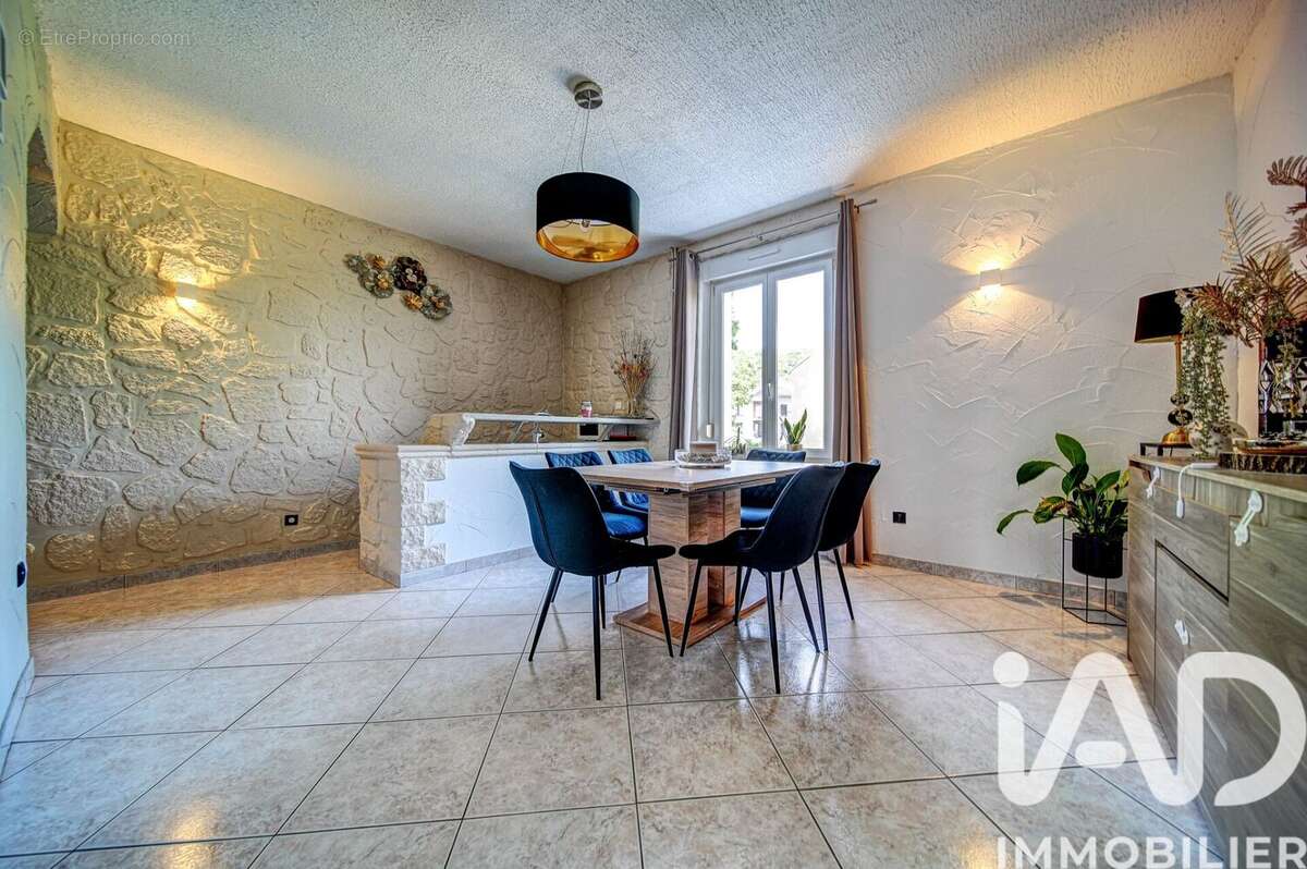 Photo 2 - Maison à SEREMANGE-ERZANGE