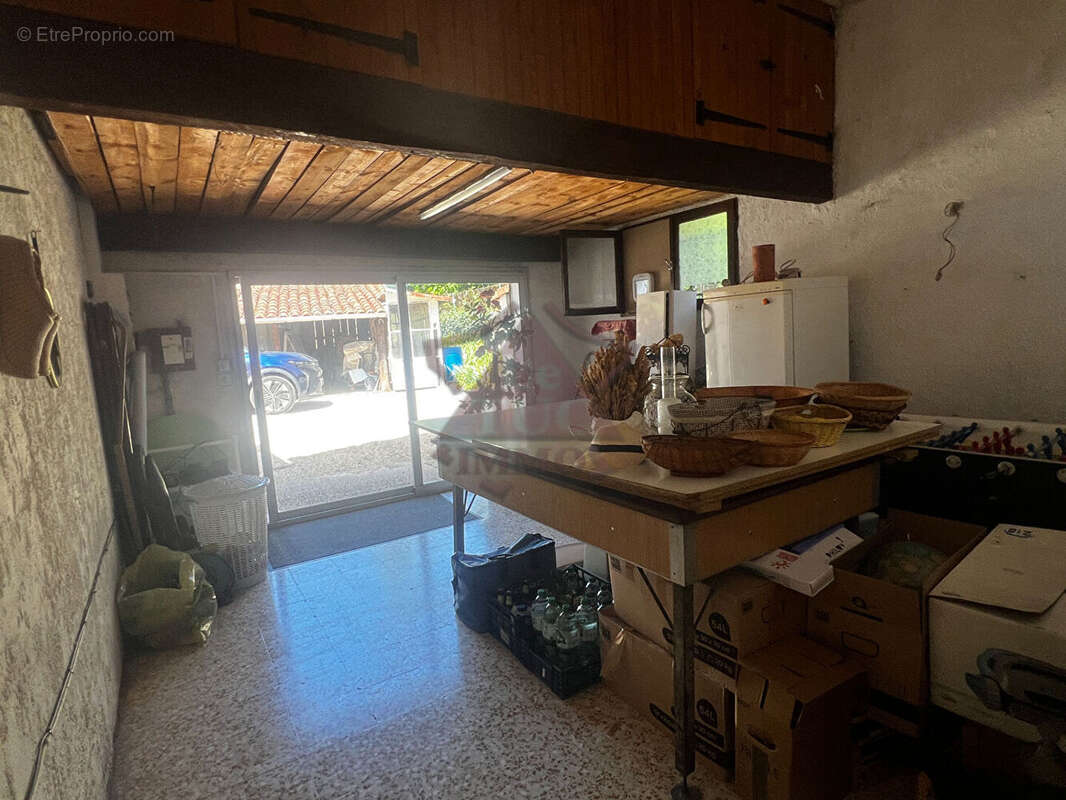 Maison avec piscine dans un environnement calme - photo 16