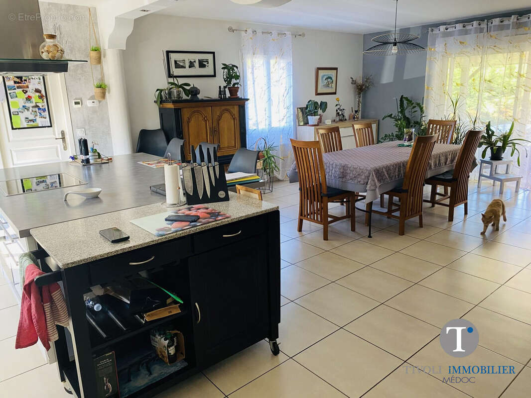 Maison à NAUJAC-SUR-MER